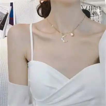 性感女生锁骨露肩仙气高清优质女生头像部位图片
