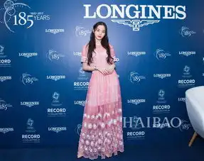 95后小花们正面pk是谁拉高了穿搭水准
