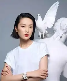 杜鹃从芭蕾舞者到国际超模,天真有邪的寡淡冷脸谬斯
