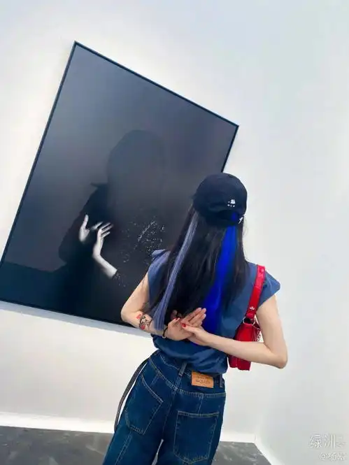 杨幂欧阳娜娜抢着入克罗心那么普通为什么还能这么火
