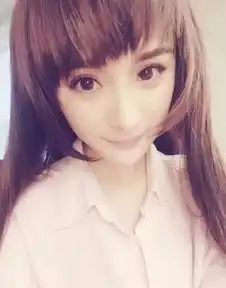 杨幂新款红发让人瑟瑟发抖选对发色换张脸啊
