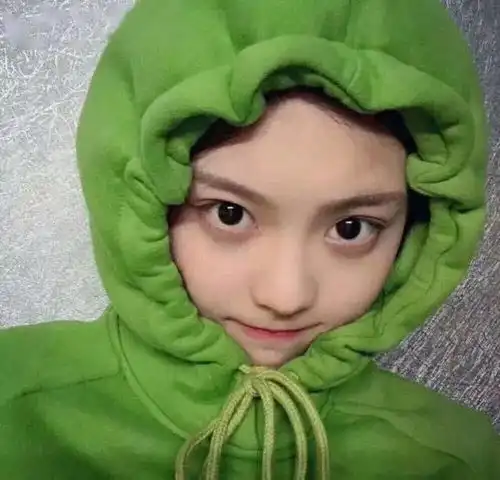 敲好看绿色系女生头像
