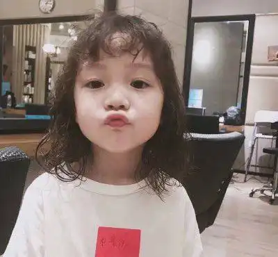 孩子喜欢留长指甲怎么办该怎么样让孩子保持指甲的卫生

