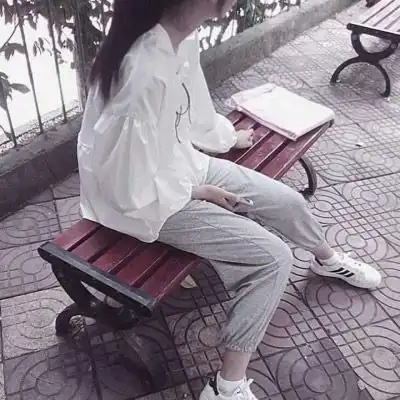 背影可爱女头清纯少女背影图片头像
