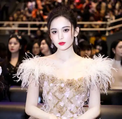 同样是演傻白甜,为何有人娇俏灵动,有人却显得傻里傻气
