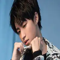 王俊凯头像高清tfboys王俊凯可爱帅气高清头像
