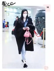 欧阳娜娜少女粉太惊艳简约搭配私服清纯甜美,这才是豆蔻年华
