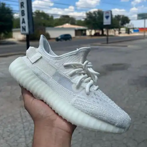 大补货yeezy350纯白2.0再次发售,价格打下来抽签指南
