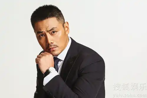 邵兵黑色系写真透露男人成熟硬朗风
