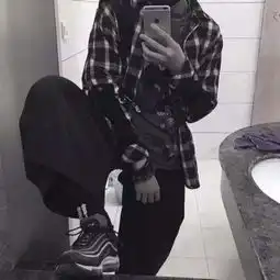 哇,是一群男人的制服诱惑,把控不住了
