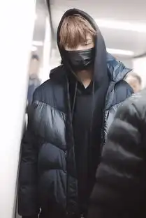 justin现身长沙机场飞往北京奶呼呼少年今日黑色系
