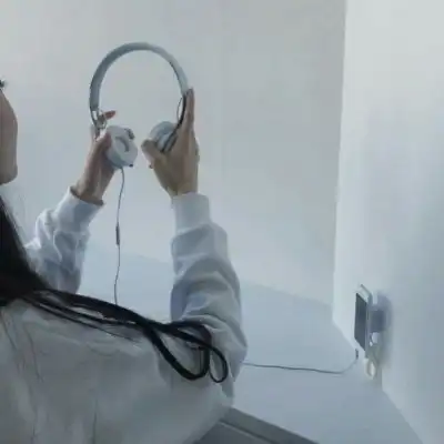 丧风格女头像真人黑暗系颓废女生头像
