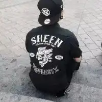 谁的年少不轻狂微露脸男生头像
