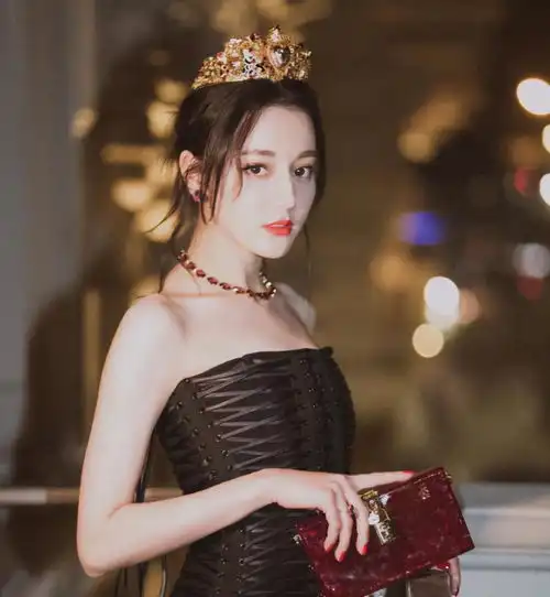 两90后顶流小花生图对打,打光也救不了老态尽显,颜值没看错吧
