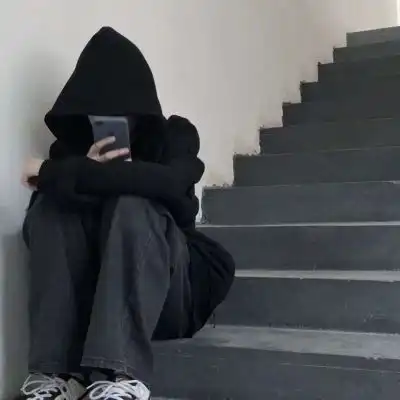 宋祁恩ins黑色系女头
