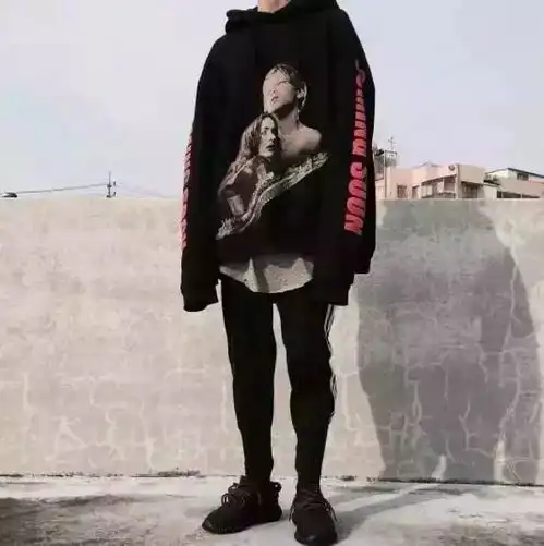 留学生都是这么穿衣服的吧
