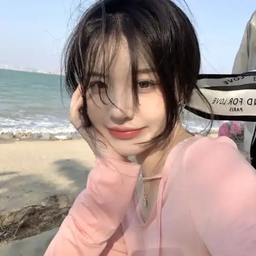 真人女头可爱粉色系女生头像
