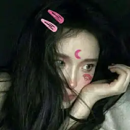 变得很丧很丧的女生伤感哀伤黑白头像

