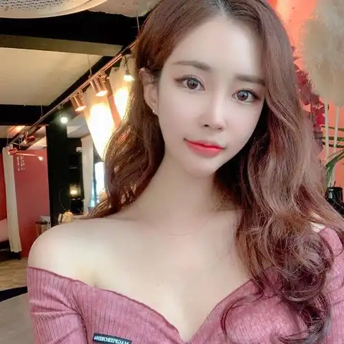 温柔气质韩系卷发,甜美浪漫打造精致女神范
