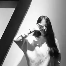 求黑白情侣头像男生那一部分
