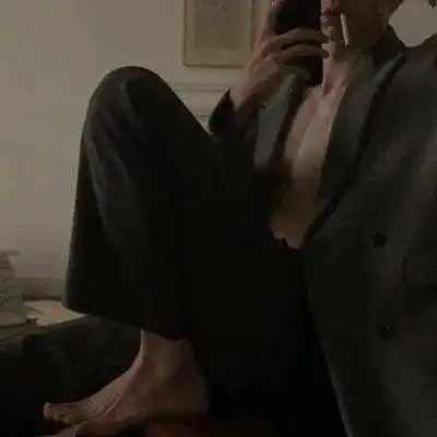 头像满是遗憾的丧系文案
