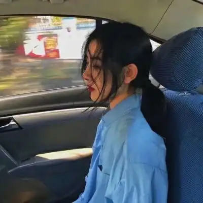 蓝色系头像女生图片2020好看可爱网图女生头像

