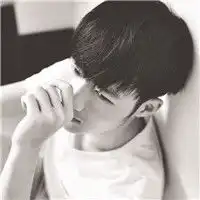 男生头像忧郁系伤感4
