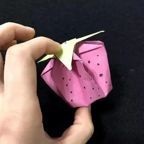 少女心满满的手工草莓,三步就能学会,赶紧试试吧
