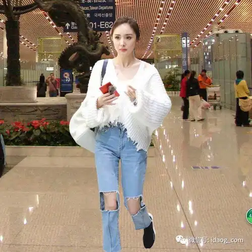 萌妹子日系小清新白色毛衣,温柔浪漫女神
