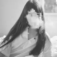 求黑色系情侣头像,要一男一女分开的内种,越多越好,一定要黑色
