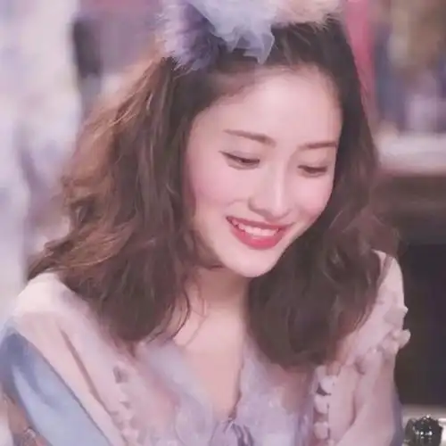 超好看的日系女生头像

