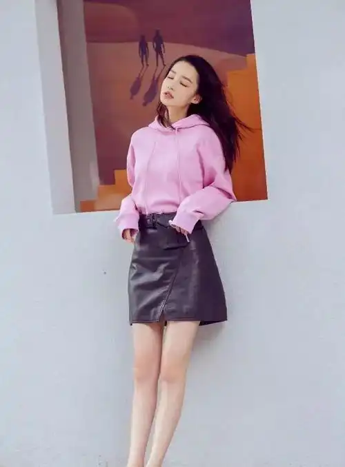 李沁垆边人似月
