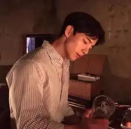 复古头像原以为秘密不能说后来才知道原来是委屈不能说
