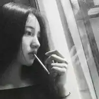qq女生头像抽烟超拽qq抽烟头像女生霸气十足
