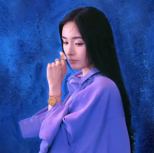 杨幂又有大片来袭,满屏蓝色油画质感绝美,新的视觉盛宴没错了
