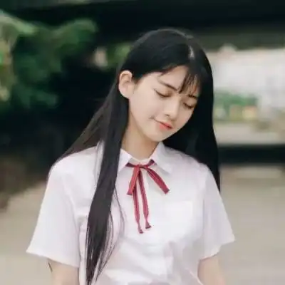 2018流行的佛系女生头像唯美文艺一个怪味可爱girl
