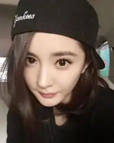 这么会搭配的粉红少女,真猜不到她们的真实年龄
