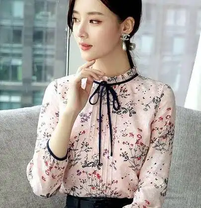 这样的衬衫时尚感十足
