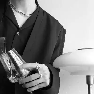 高级男生身体部位头像黑白质感,男头部位头像高清半身
