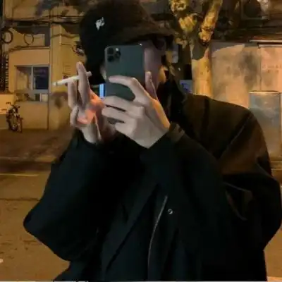 男生高冷头像帅气好看刻意避开才是真正的在意吧

