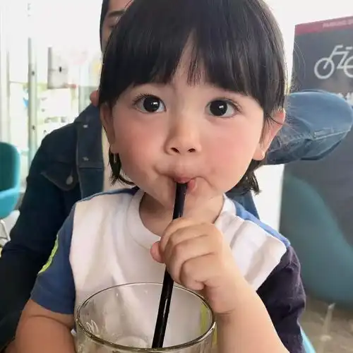 果然男孩子可爱起来,就没女孩子什么事儿啦
