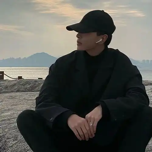 好看男头适合发朋友圈的高情商短句
