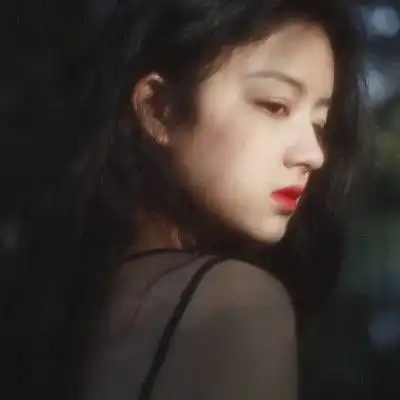 有丢丢丧的女生头像
