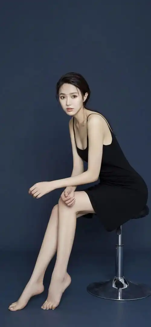 唯美美女壁纸黑色系专刊
