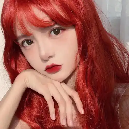 女生头像蕉绿说明香蕉还没熟不好吃
