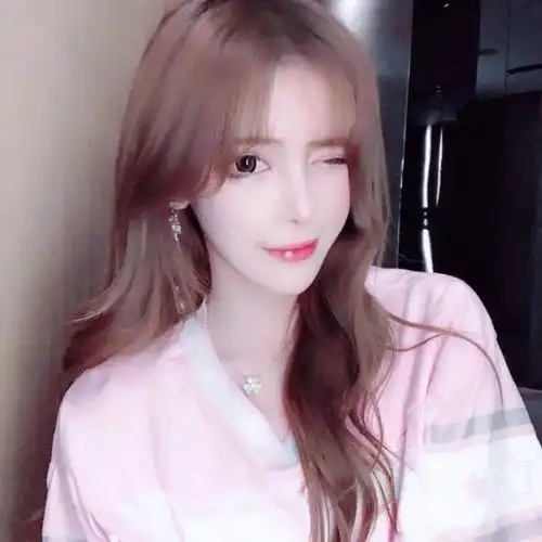 粉色系少女头像
