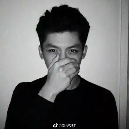 十七秒教你吹侧背,吹出蓬松纹理感,男生头发就是要帅
