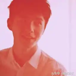 比起商业修图刘昊然更适合胶片,网友是我男朋友的样子,想坐上去
