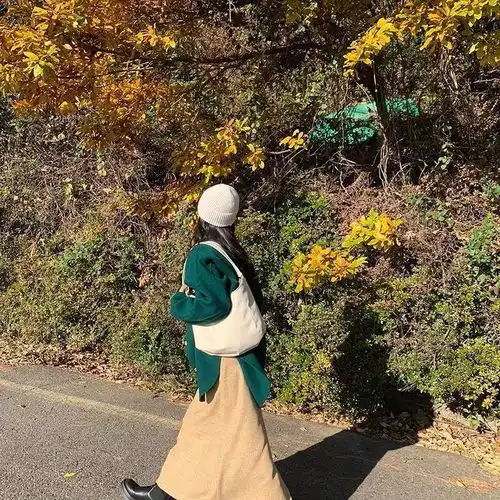 教你美韩系氛围感照片怎么拍穿搭拍照技巧助你靓出圈
