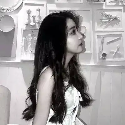 侧脸黑白女头像高冷网图女生孤独伤感头像
